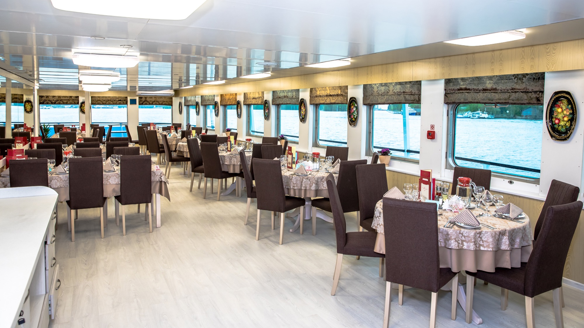 CroisiEurope MS Kronstadt Grand Restaurant 3.jpg
